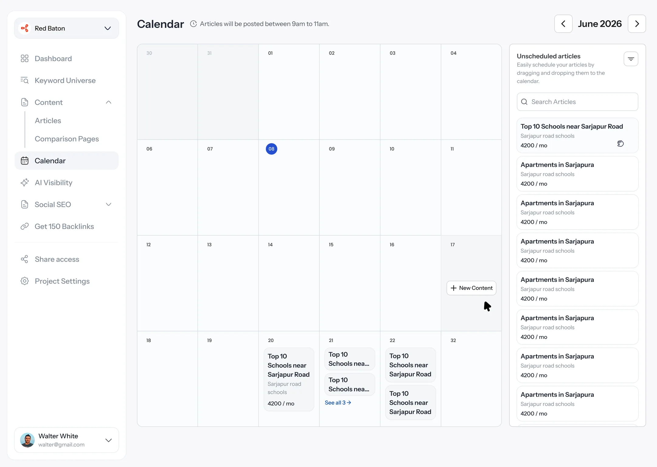 Calendar with unscheduled articles in a side panel